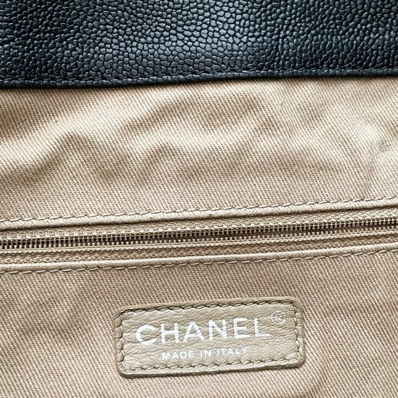 Chanel Caviar Quilted Foldover Shoulder Bag - Picture 4 of 11